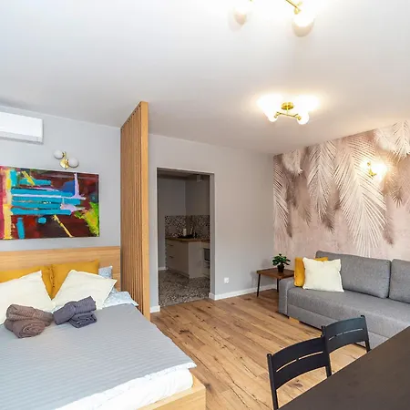 Host Wolczanska Łódź