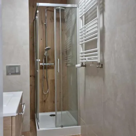 Host Wolczanska Daire Łódź